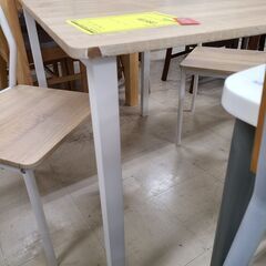 J1862　【リユースのサカイ柏店】　ダイニングテーブルセット　椅子2脚付　ライトブラウン　クリーニング済みの画像