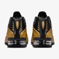 ナイキ ショックス R4 ゴールド ブラック 29cm 新品の画像