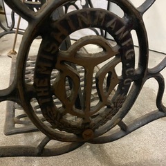 足踏みミシン台 鉄脚 網目 ミシン脚 アンティーク 昭和レトロの画像