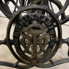 足踏みミシン台 鉄脚 網目 ミシン脚 アンティーク 昭和レトロの画像