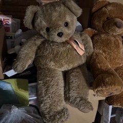 大きなクマのぬいぐるみ3体まとめの画像