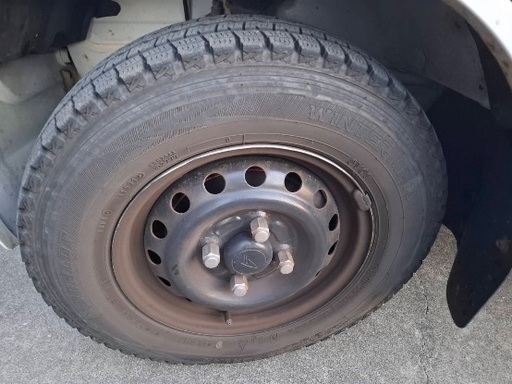 スタッドレスタイヤ