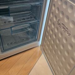 美品✨アビテラックス（Abitelax）家庭用電気冷凍冷蔵庫「AR-150E」の画像