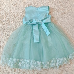 グリーン　ドレス　子供用の画像