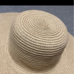 麦わら帽子　ベージュ　の画像