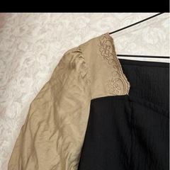 トップス　カットソー　　半袖　レディース　黒　カーキ　の画像