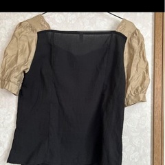 トップス　カットソー　　半袖　レディース　黒　カーキ　の画像