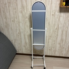 姿見キャスター付きの画像