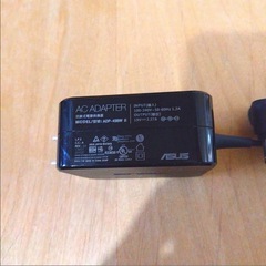 ASUS 充電ケーブルの画像
