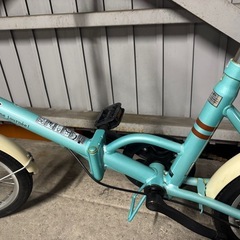 折りたたみ自転車
の画像