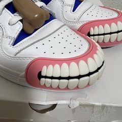 adidas×カーウィンフロスト  コラボスニーカーの画像