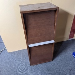 無料 イス、棚、掃除機などの画像