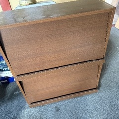 無料 イス、棚、掃除機などの画像