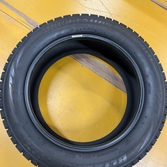 スタッドレスタイヤ215/55R17の画像