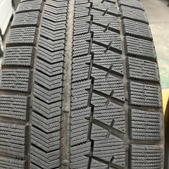 スタッドレスタイヤ215/55R17の画像