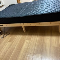 セミダブルベッド（マットレス付き）の画像