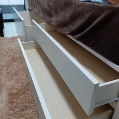 チェスト付きベッドフレームの画像