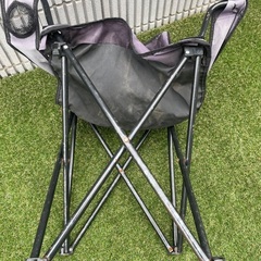 折りたたみ式アウトドアチェア1脚(計2脚あります)の画像