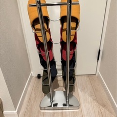 スリッパ4足とスリッパたての画像