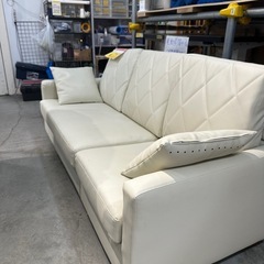🌟セール中🌟配送可【3人掛けソファー ホワイト】★ クリーニング済 【管理番号120112】金の画像