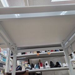 J8703 【リユースのサカイ柏店】 DORIS ドリス 拡張式ダイニングテーブルセット 椅子2脚付3点セット 2人掛け 組立式 フレイヤ ホワイト クリーニング済み　新品参考価格15,990円の画像