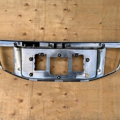 トヨタ 200系 マジェスタ リアガーニッシュ76801-30060 の画像