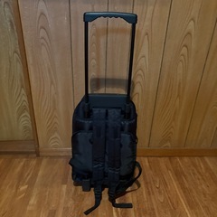 ANIECEHECHTER製キャリー付きリュックサック黒色の画像