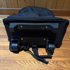 ANIECEHECHTER製キャリー付きリュックサック黒色の画像