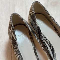 COLE HAAN コールハーン パイソン柄 オープントゥパンプス 5Bの画像