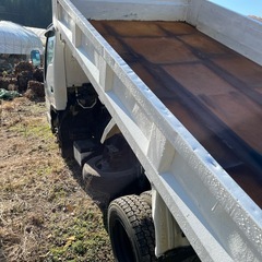 いすゞ　エルフ　２トントラック　ダンプの画像