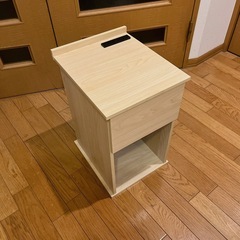 サイドテーブルの画像