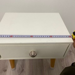 脚付きボックス収納の画像