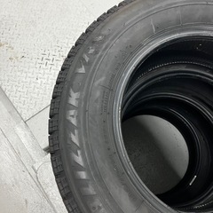 BRIDGESTONE BLIZZAK VRX 185/70r14 溝5mm 中古４本　の画像