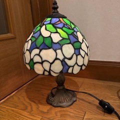 ステンドグラススタンドライトの画像