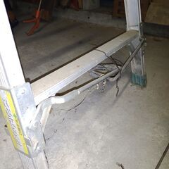 はしご兼用脚立　転倒防止装置付の画像