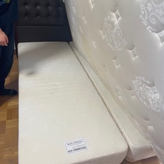 シモンズ Simmons ベッド ゴールデンバリュー ピロートップ　クイーンサイズの画像