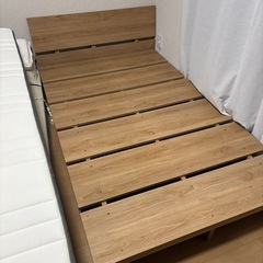 LOWYA  シングル　ベッドフレームの画像