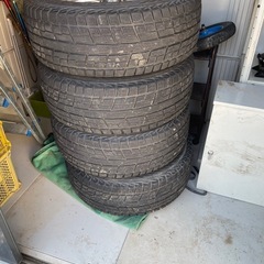 ヨコハマ スタッドレスタイヤ４本　265/65/R17の画像