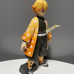 鬼滅の刃　我妻善逸　フィギュア　の画像