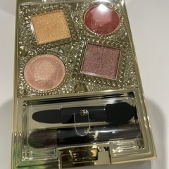 アイシャドウ&日焼け止めの画像