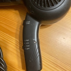 ドライヤー　美容院専門のドライヤーの画像