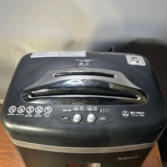 シュレッダー型番：CRC 33450カラー：ブラックメーカー：Fellowesの画像