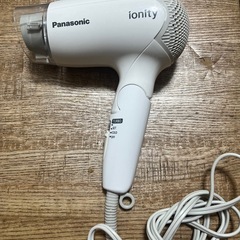 ドライヤー&ヘアアイロンセットの画像