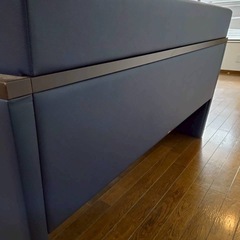 アダル ソファの画像