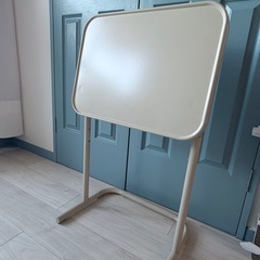 小型サイドテーブルの画像