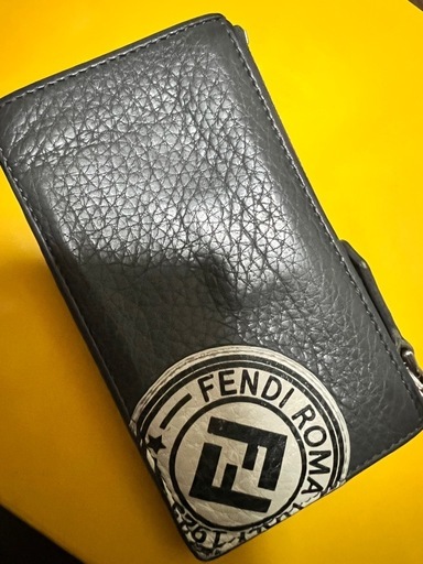 正規品　FENDI フラグメントケース