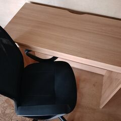 ワークデスク＆チェアのセットの画像