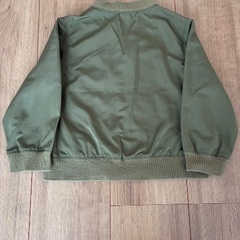 200円。薄手上着100cmの画像