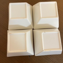 食器4枚セットの画像