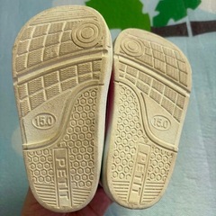 猫顔デザイン ピンクスニーカー 15　西松屋の画像